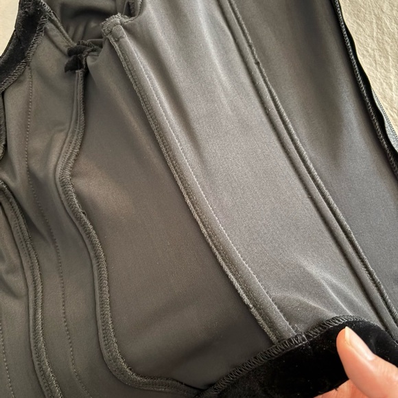 Tadashi Shoji Velvet Corset Long Sleeve Party Cocktail Ren Faire Top Vamp NWT XS - Picture 5 of 9